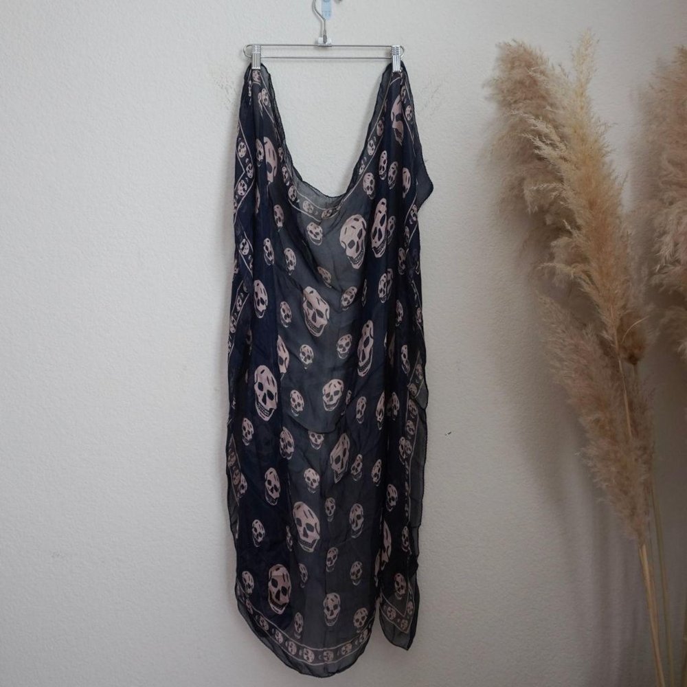 Alexander McQueen Navy Silk Classic Skull Scarf - Picture 4 of 5